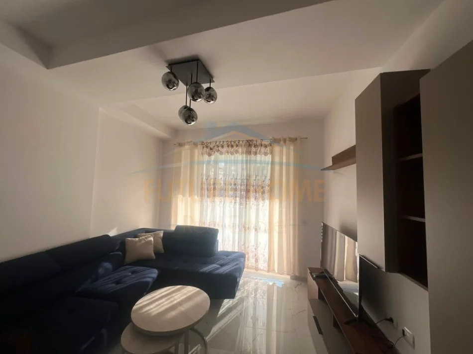 Tirane, jepet me qera apartament 2+1 Kati 2, 106 m² 750 € (Rruga e Dibres)