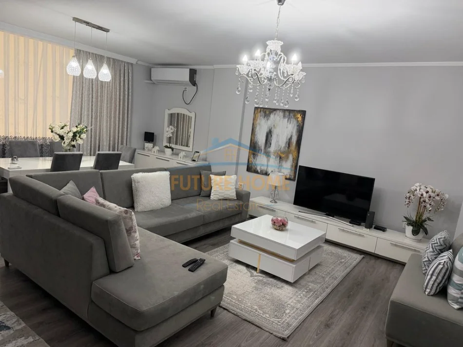 Tirane, jepet me qera apartament 2+1 Kati 2, 107 m² 1.500 €