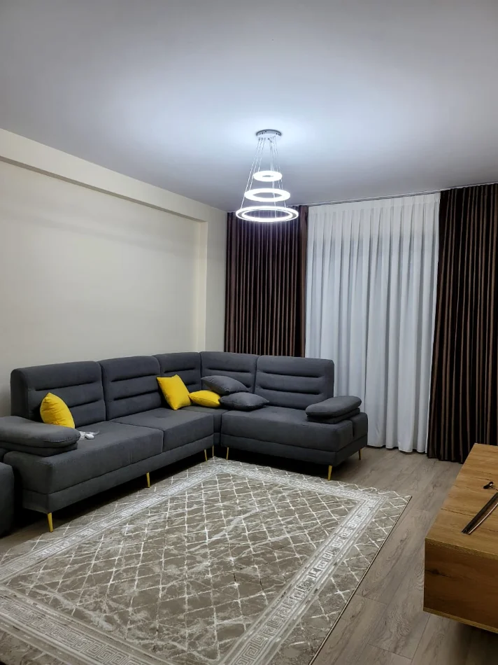 Tirane, jepet me qera apartament 2+1 Kati 2, 110 m² 1.000 € (LIQENI I THATE)