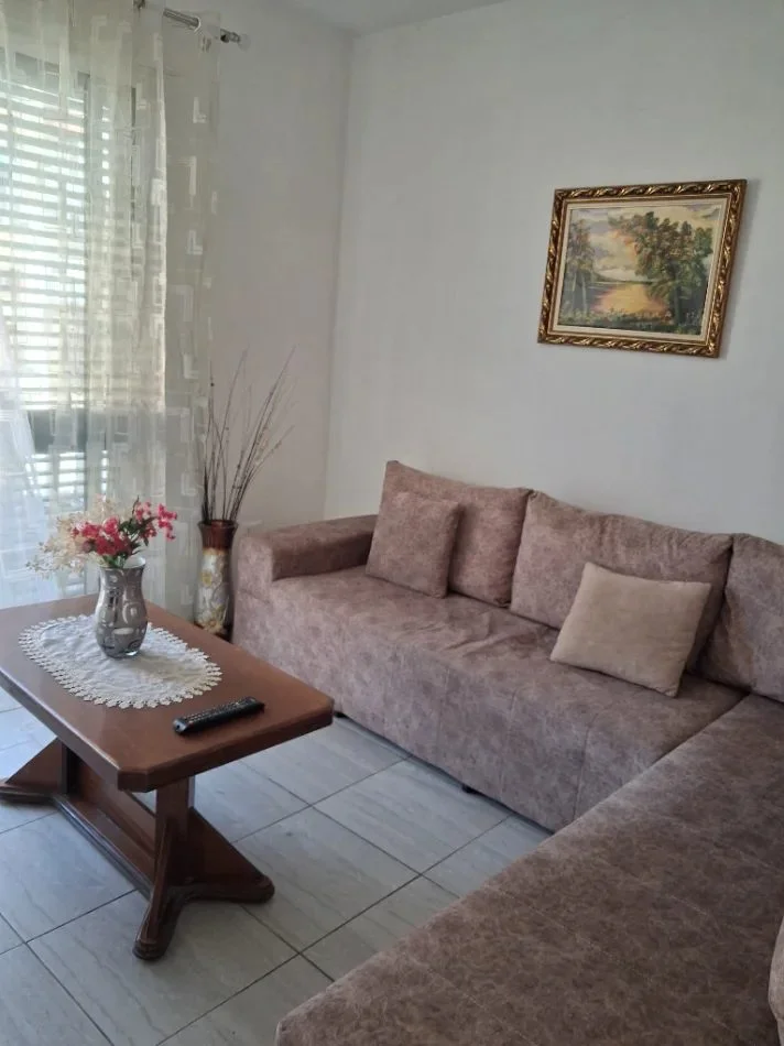 Tirane, jepet me qera apartament 2+1 Kati 2, 110 m² 480 € (Allias)