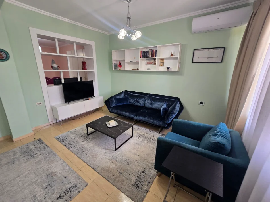 Tirane, jepet me qera apartament 2+1 Kati 2, 110 m² 680 € (tregu elektrik)