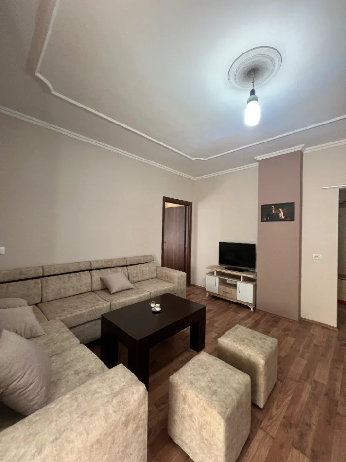 Tirane, jepet me qera apartament 2+1 Kati 2, 115 m² 650 € (Don Bosko, pranë Hotel Ferrarit)