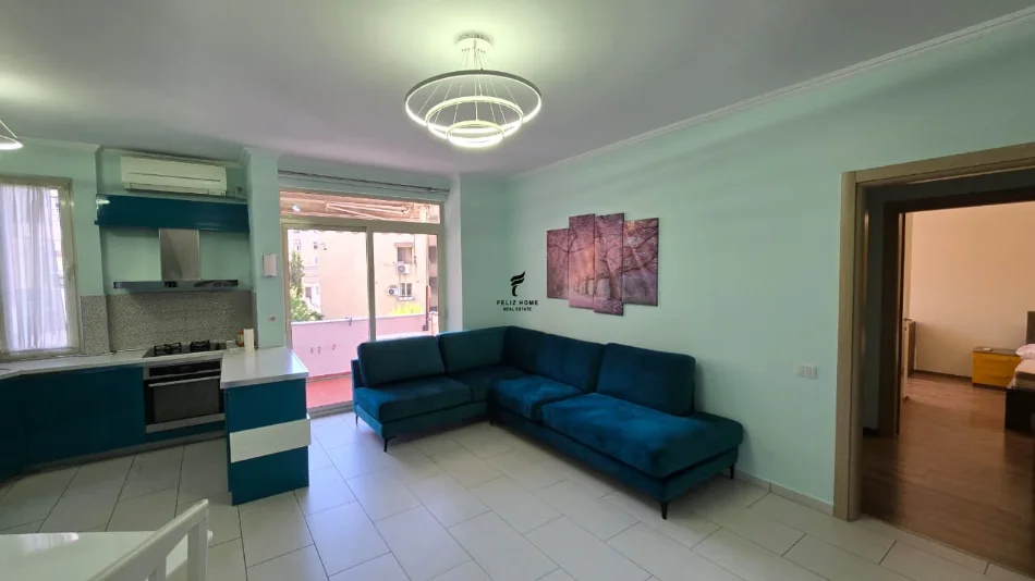 Tirane, jepet me qera apartament 2+1 Kati 2, 115 m² 750 € (TREGU ELEKTRIK)