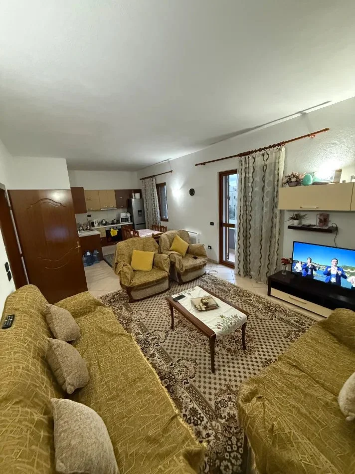 Tirane, jepet me qera apartament 2+1 Kati 2, 120 m² 550 € (Sauk)