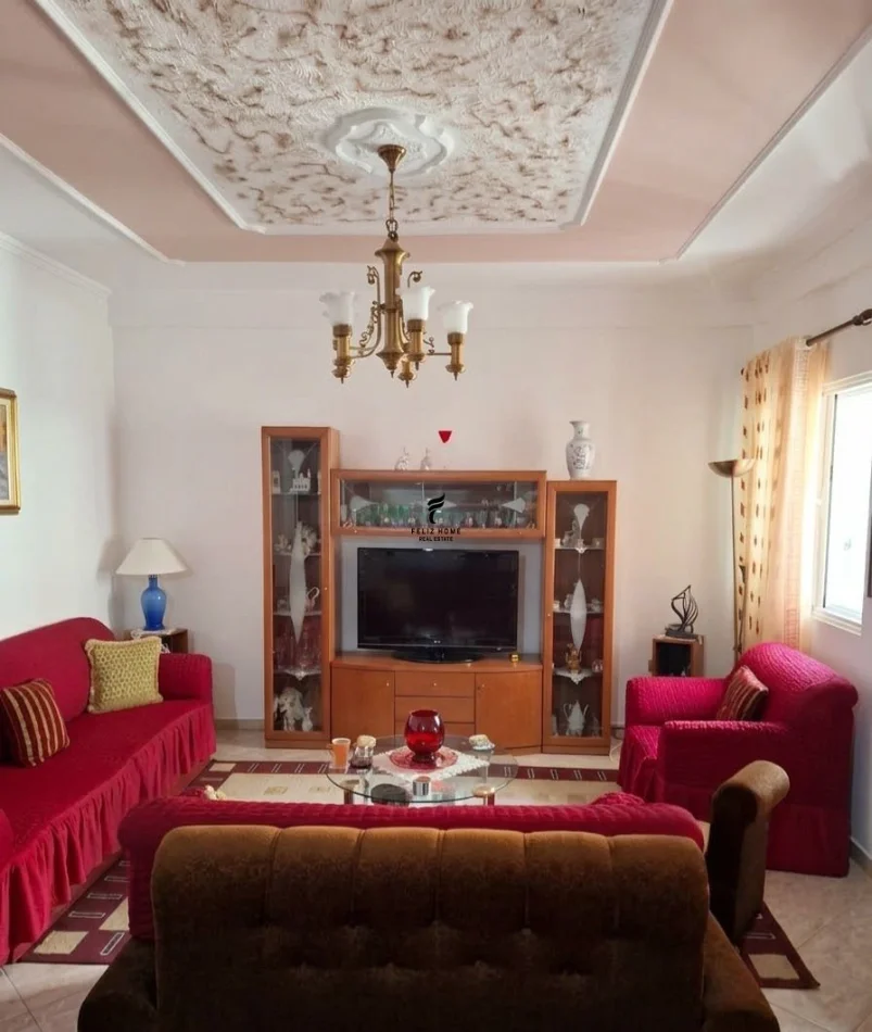 Tirane, jepet me qera apartament 2+1 Kati 2, 120 m² 600 € (SELITE)