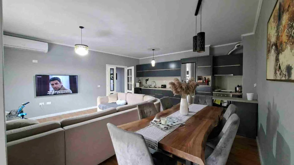 Tirane, jepet me qera apartament 2+1 Kati 2, 120 m² 650 € (DON BOSKO)