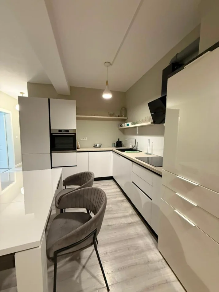 Tirane, jepet me qera apartament 2+1 Kati 2, 120 m² 650 € (Kodra e Diellit 2)