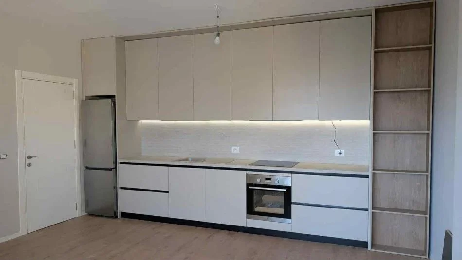Tirane, jepet me qera apartament 2+1 Kati 2, 125 m² 500 € (bulevardi i ri)