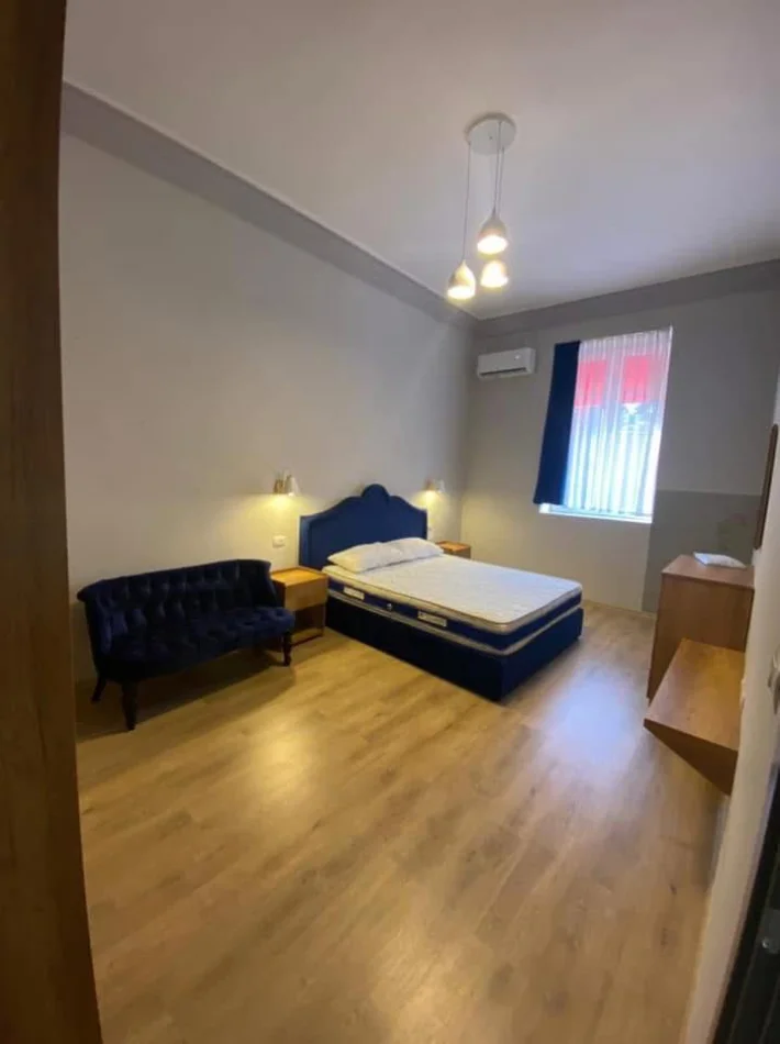 Tirane, jepet me qera apartament 2+1 Kati 2, 47 m² 700 € (Rr.Durresit prane Coloseu Hotel)
