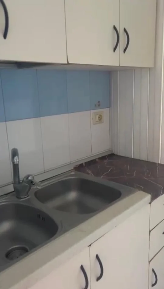 Tirane, jepet me qera apartament 2+1 Kati 2, 50 m² 270 € (American Hospital 3)