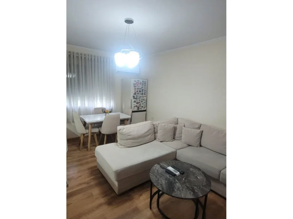 Tirane, jepet me qera apartament 2+1 Kati 2, 55 m² 500 €