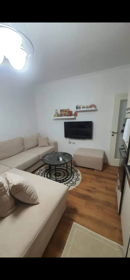 Tirane, jepet me qera apartament 2+1 Kati 2, 65 m² 500 € (Oxhaku)