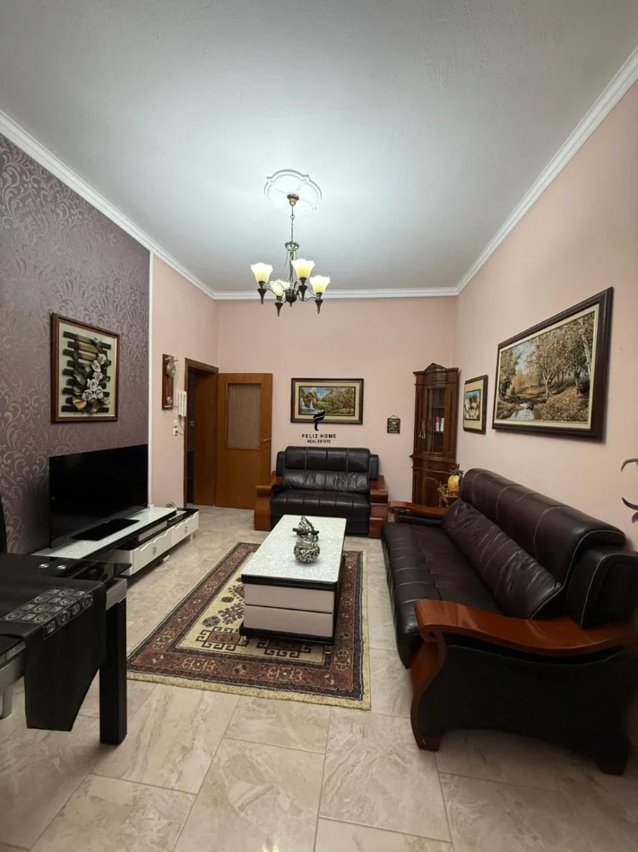 Tirane, jepet me qera apartament 2+1 Kati 2, 65 m² 700 € (VASIL SHANTO)