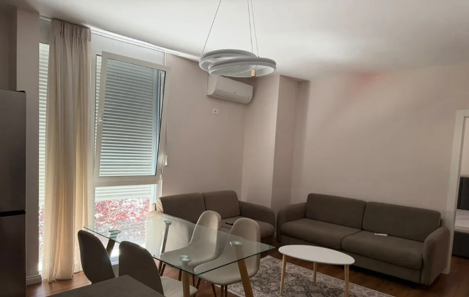 Tirane, jepet me qera apartament 2+1 Kati 2, 67 m² 750 € (QENDER)