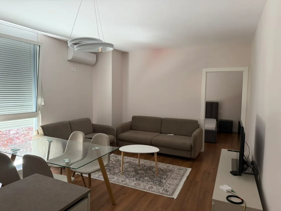 Tirane, jepet me qera apartament 2+1 Kati 2, 67 m² 750 € (Rruga Mahmut Fortuzi)