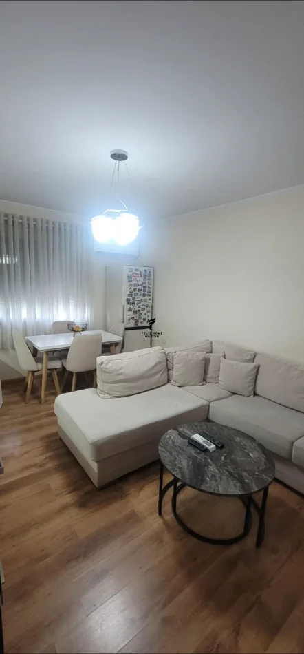 Tirane, jepet me qera apartament 2+1 Kati 2, 70 m² 500 € (OXHAKU)
