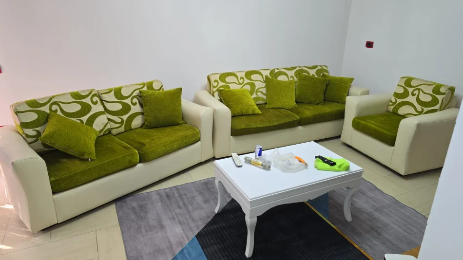 Tirane, jepet me qera apartament 2+1 Kati 2, 70 m² 550 € (ALI VISHA)