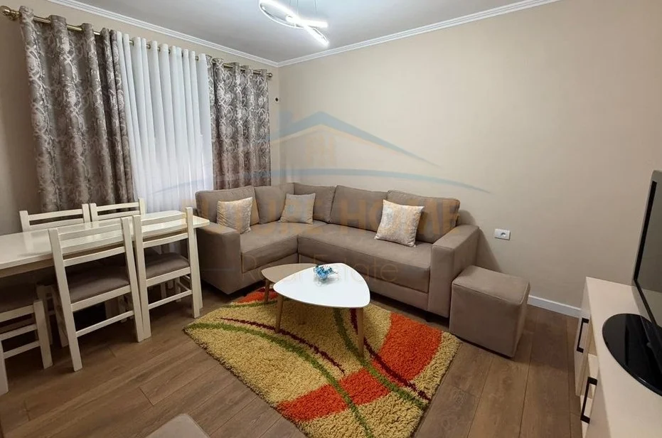 Tirane, jepet me qera apartament 2+1 Kati 2, 71 m² 550 € (oxhaku)