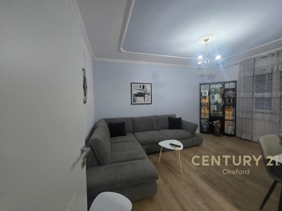 Tirane, jepet me qera apartament 2+1 Kati 2, 71 m² 650 €