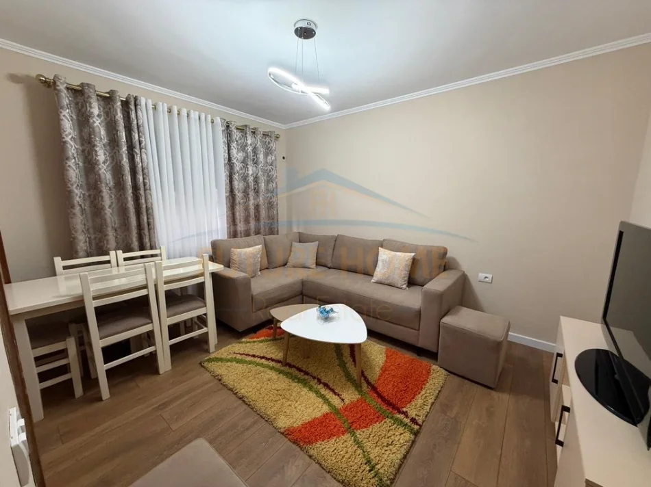 Tirane, jepet me qera apartament 2+1 Kati 2, 72 m² 550 €