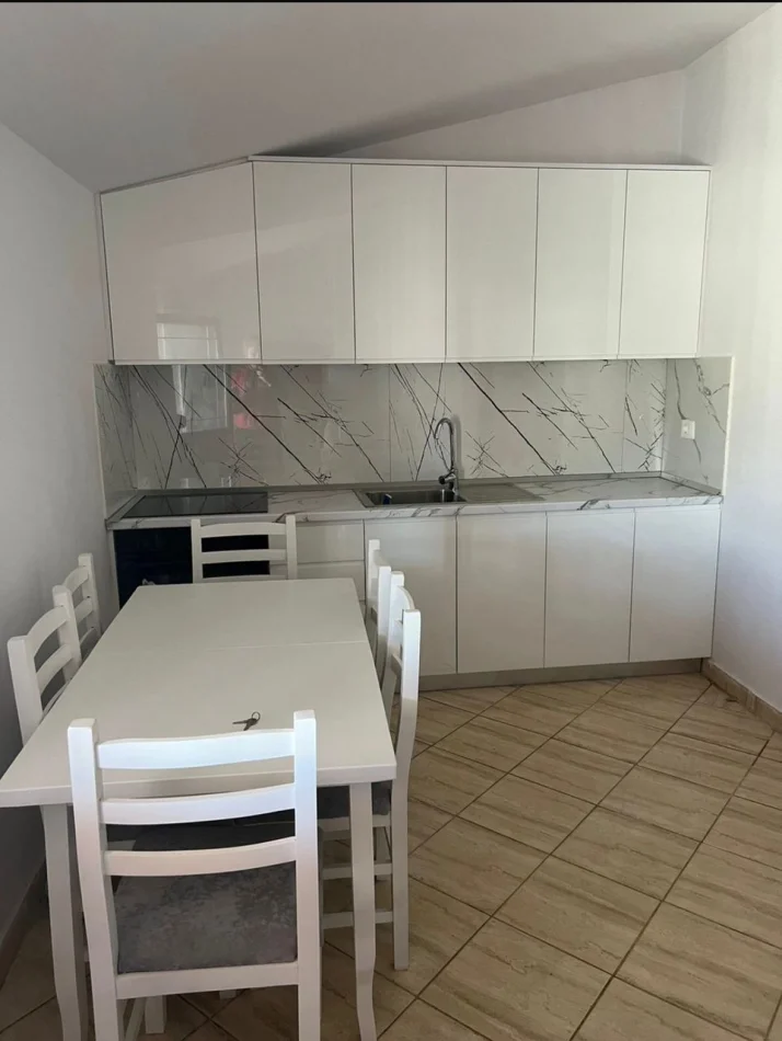 Tirane, jepet me qera apartament 2+1 Kati 2, 75 m² 350 € (Paskuqan)