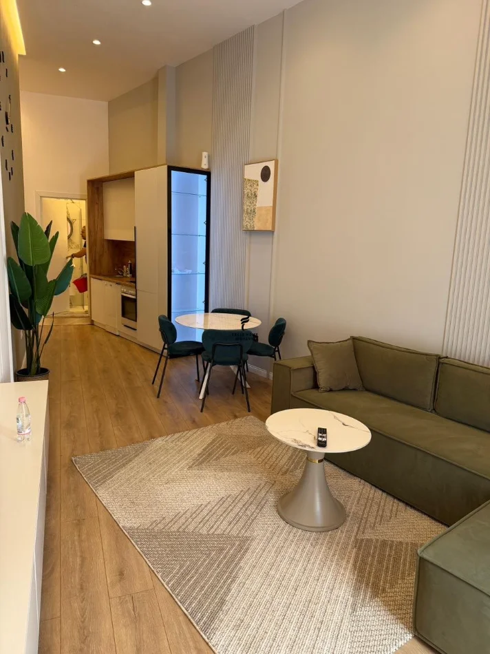 Tirane, jepet me qera apartament 2+1 Kati 2, 75 m² 550 € (ASTIR)