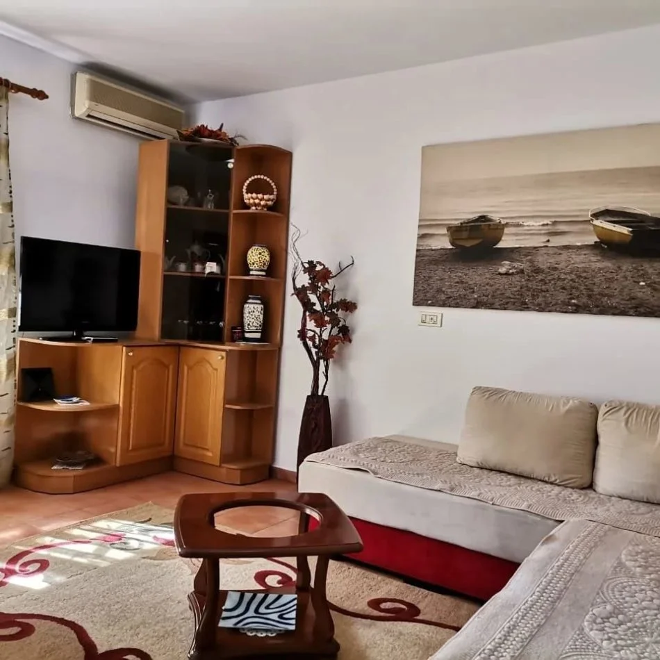 Tirane, jepet me qera apartament 2+1 Kati 2, 75 m² 600 € (PAZARI I RI)