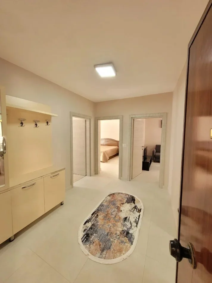 Tirane, jepet me qera apartament 2+1 Kati 2, 76 m² 650 € (Rruga Myslym Shyri)