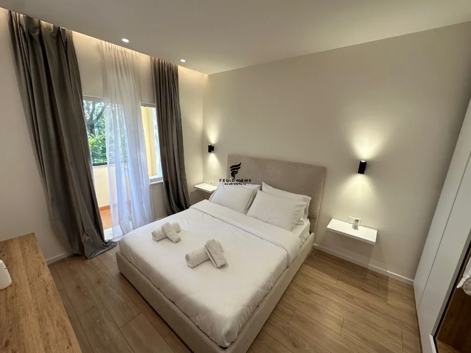 Tirane, jepet me qera apartament 2+1 Kati 2, 7 m² 700 € (BULEVARDI BAJRAM CURRI)