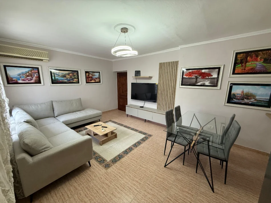 Tirane, jepet me qera apartament 2+1 Kati 2, 80 m² 550 € (RRUGA E ELBASANIT)