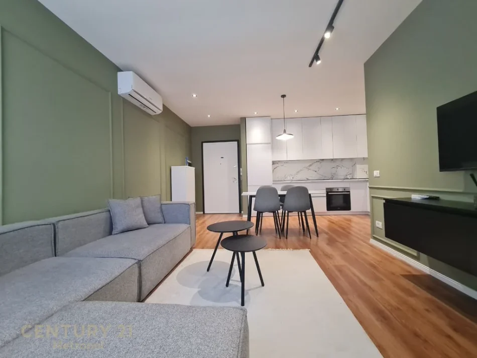 Tirane, jepet me qera apartament 2+1 Kati 2, 80 m² 860 €