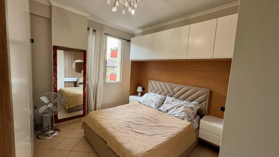 Tirane, jepet me qera apartament 2+1 Kati 2, 85 m² 700 € (kodra e diellit)