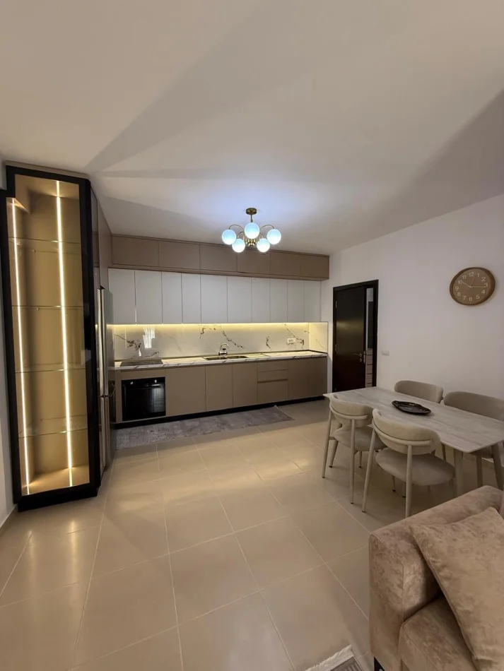 Tirane, jepet me qera apartament 2+1 Kati 2, 85 m² 750 € (Ali Demi)