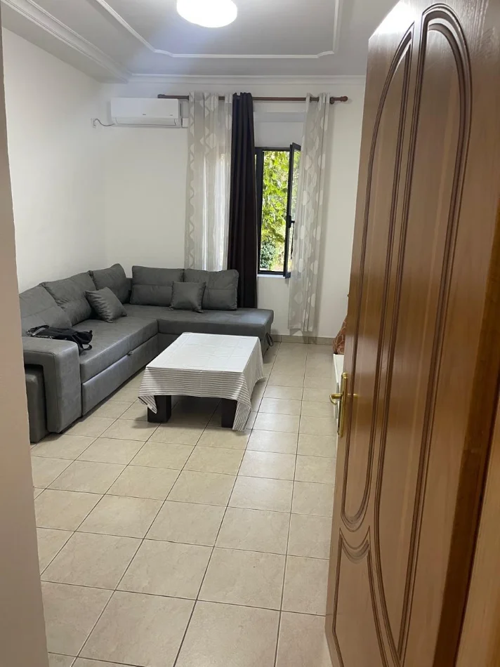 Tirane, jepet me qera apartament 2+1 Kati 2, 85 m² 800 € (SHALLVARET)