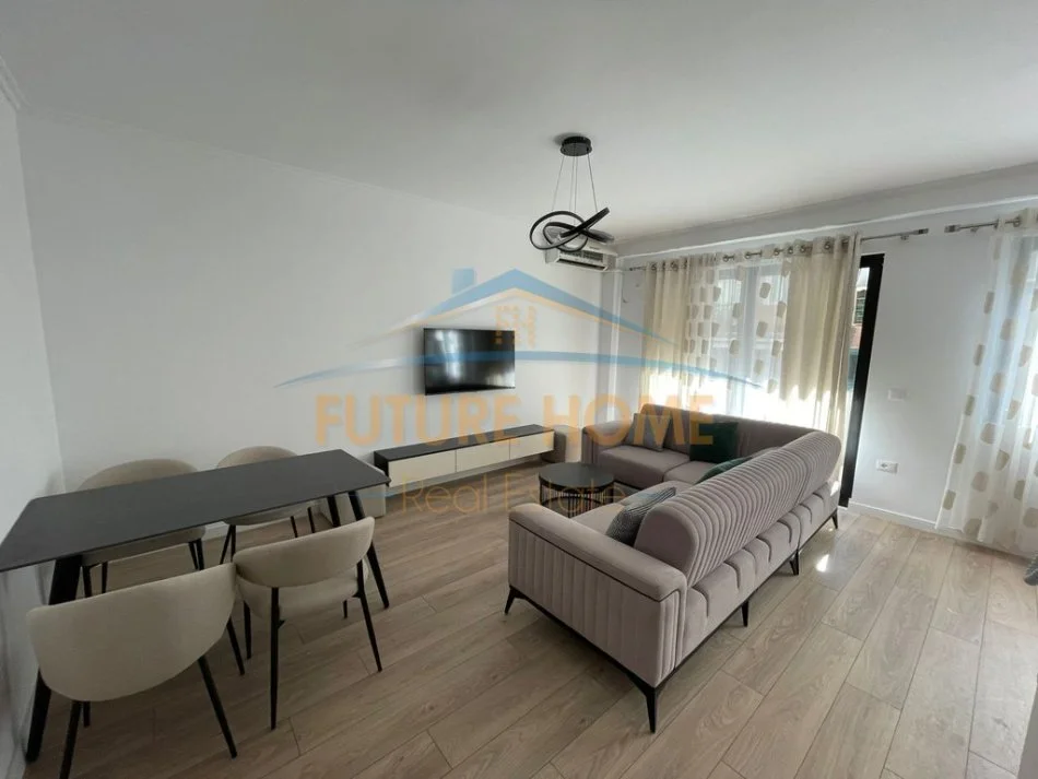 Tirane, jepet me qera apartament 2+1 Kati 2, 86 m² 800 €