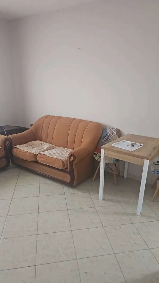 Tirane, jepet me qera apartament 2+1 Kati 2, 90 m² 390 € (Laprakë)
