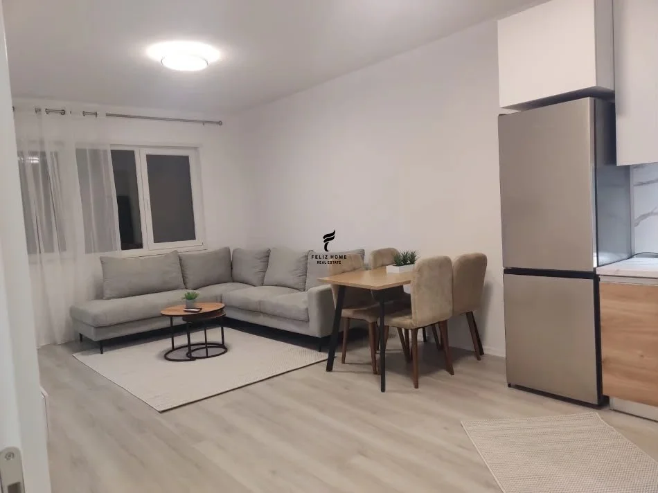 Tirane, jepet me qera apartament 2+1 Kati 2, 90 m² 500 € (UNIVERS CITY)
