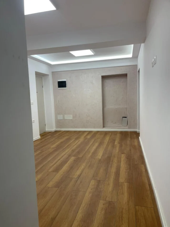 Tirane, jepet me qera apartament 2+1 Kati 2, 90 m² 550 € (Rruga Sitki Çiço)