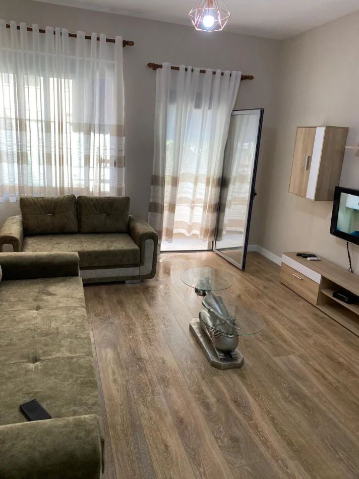 Tirane, jepet me qera apartament 2+1 Kati 2, 90 m² 600 € (Brryli)