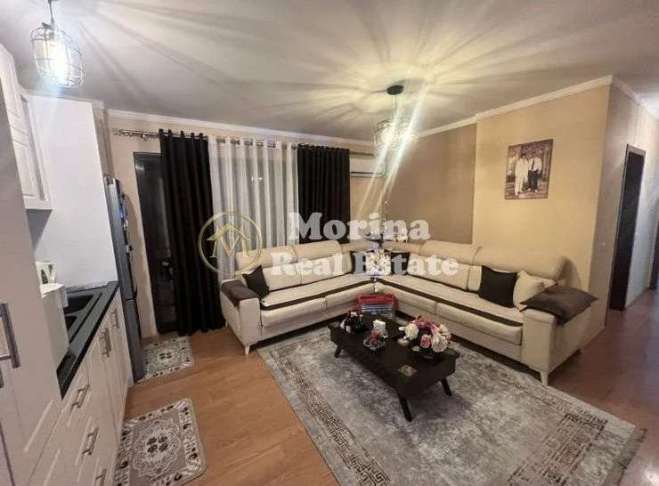 Tirane, jepet me qera apartament 2+1 Kati 2, 90 m² 650 € (Apartament 21 Fusha Aviacionit)