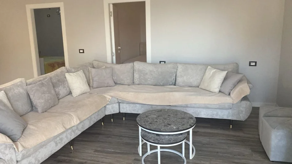 Tirane, jepet me qera apartament 2+1 Kati 2, 90 m² 650 € (Porcelani)