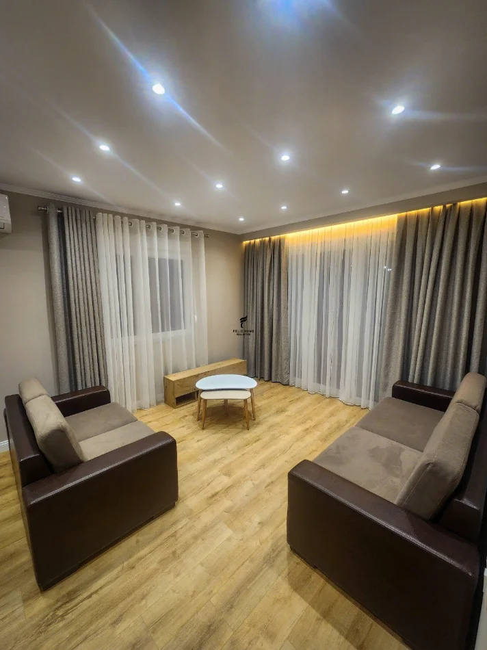 Tirane, jepet me qera apartament 2+1 Kati 2, 90 m² 700 € (KODRA E DIELLIT)