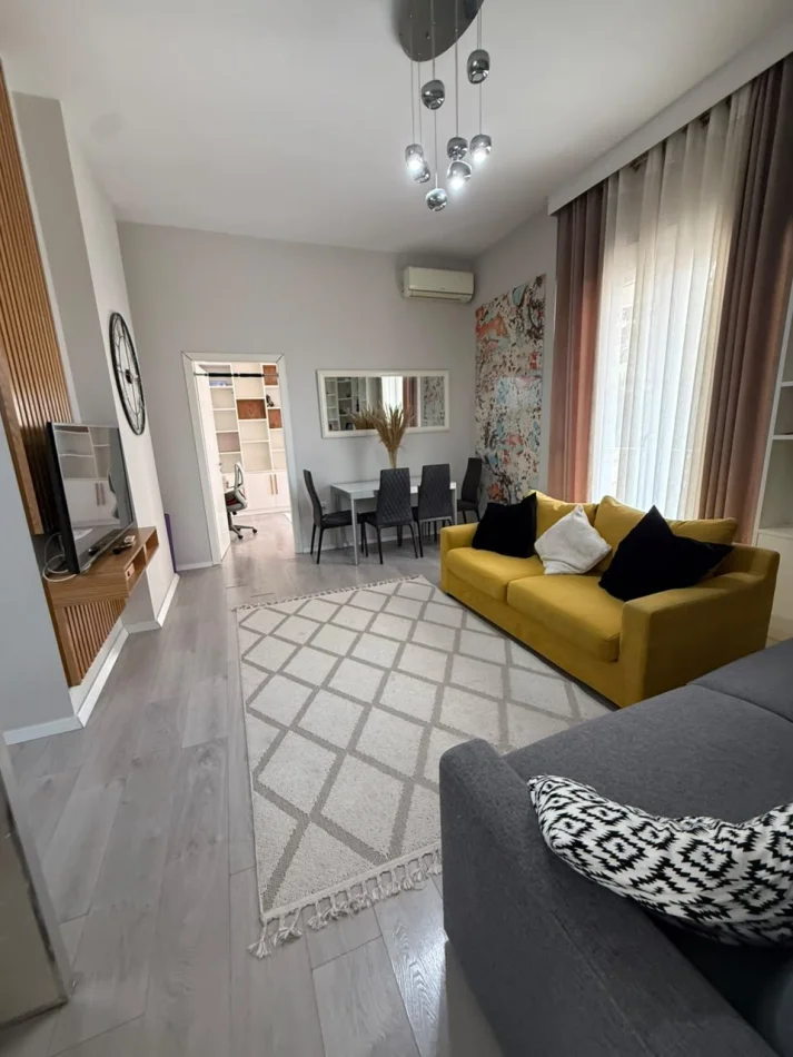 Tirane, jepet me qera apartament 2+1 Kati 2, 90 m² 800 € (Pazari i Ri)