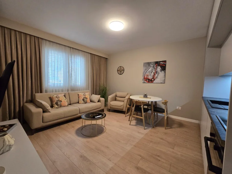 Tirane, jepet me qera apartament 2+1 Kati 2, 90 m² 850 € (RRUGA E KAVAJES)