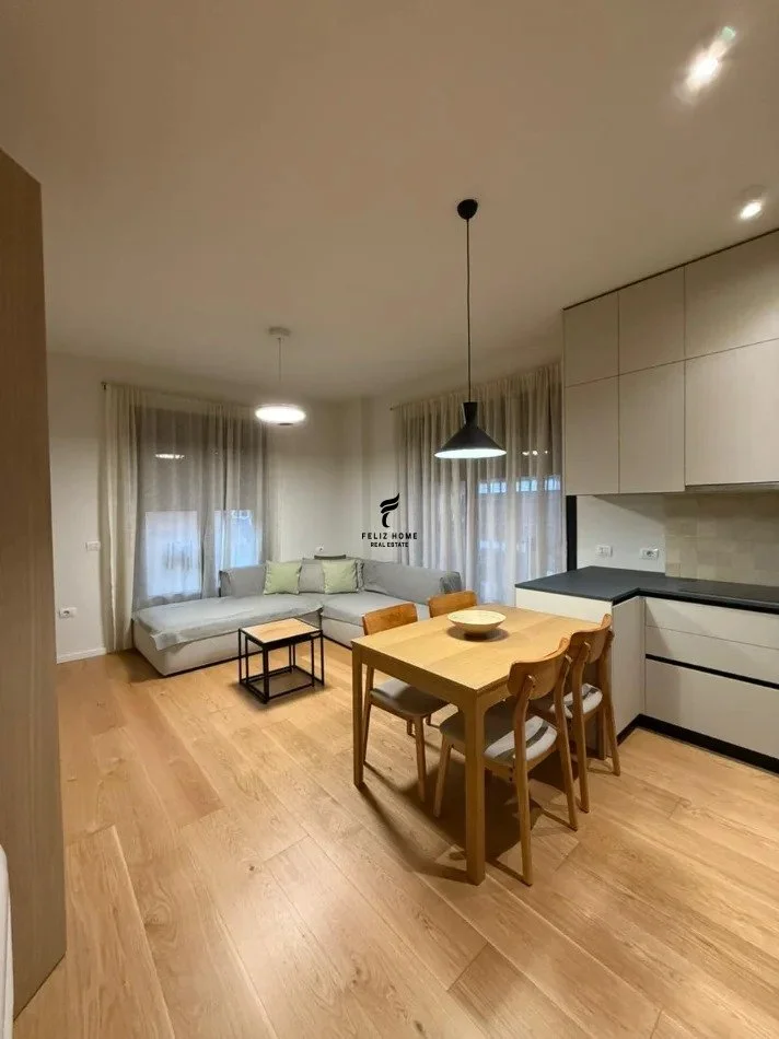 Tirane, jepet me qera apartament 2+1 Kati 2, 95 m² 1.300 € (RRUGA E KOSOVAREVE)