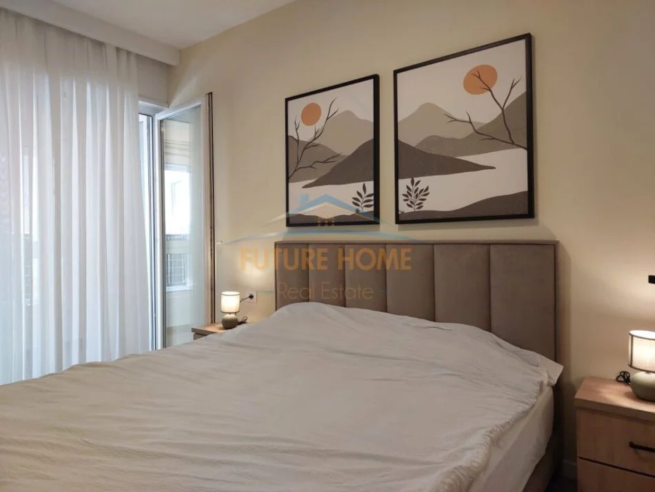Tirane, jepet me qera apartament 2+1 Kati 3, 100 m² 1.000 € (prane fakultetit Ekonomik.)