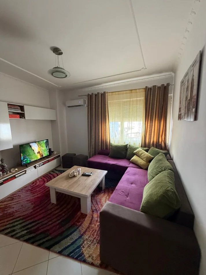 Tirane, jepet me qera apartament 2+1 Kati 3, 100 m² 450 € (Fresku)