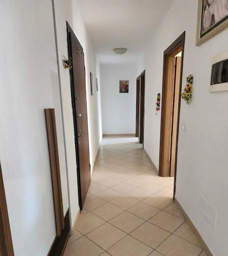 Tirane, jepet me qera apartament 2+1 Kati 3, 100 m² 550 € (Bulevardi i Ri)