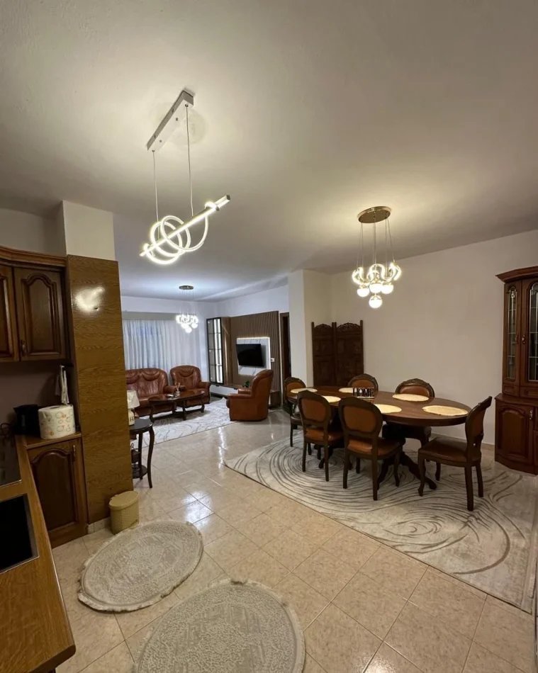 Tirane, jepet me qera apartament 2+1 Kati 3, 100 m² 650 € (Rruga Dritan Hoxha)