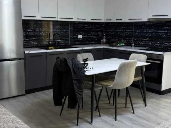 Tirane, jepet me qera apartament 2+1 Kati 3, 100 m² 700 € (RRUGA 5 MAJI)